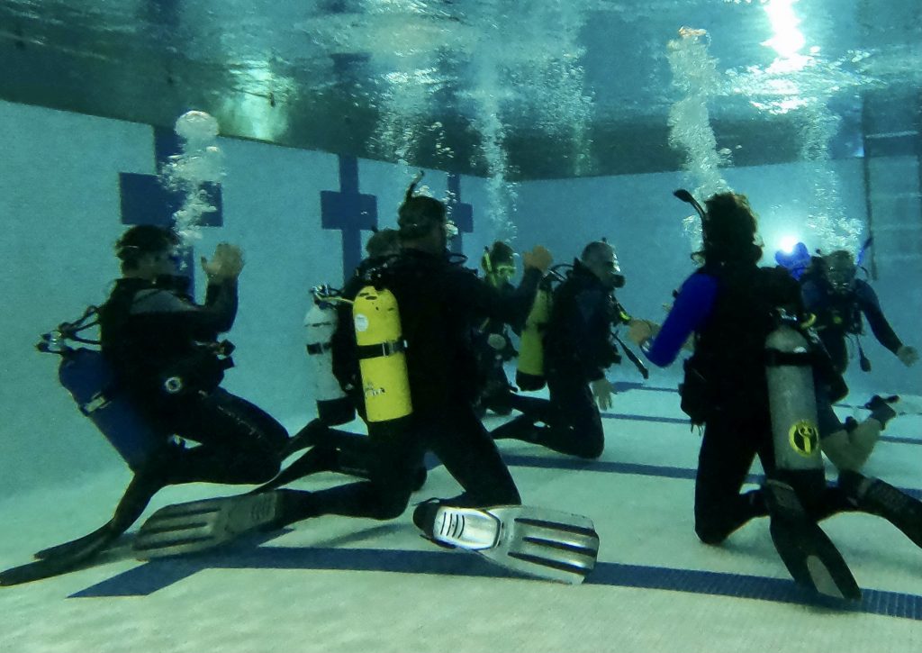 Blu Water Scuba – Scuba Lessons Certifications